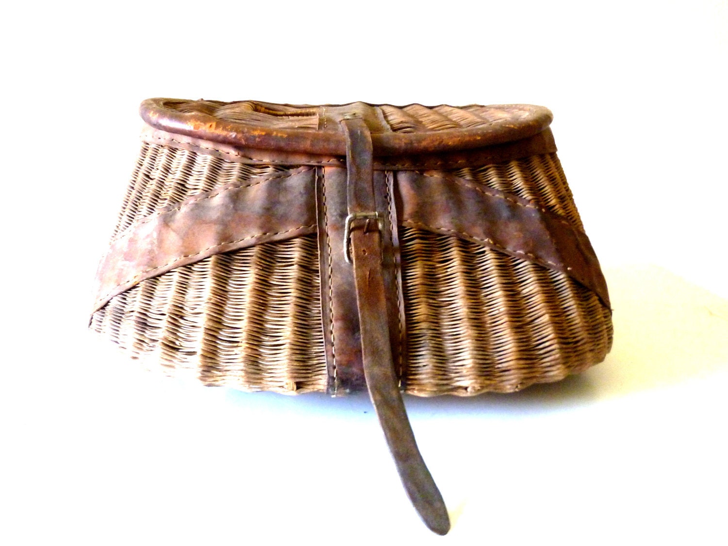 Antique Fly Fishing Creel/ Primitive Basket